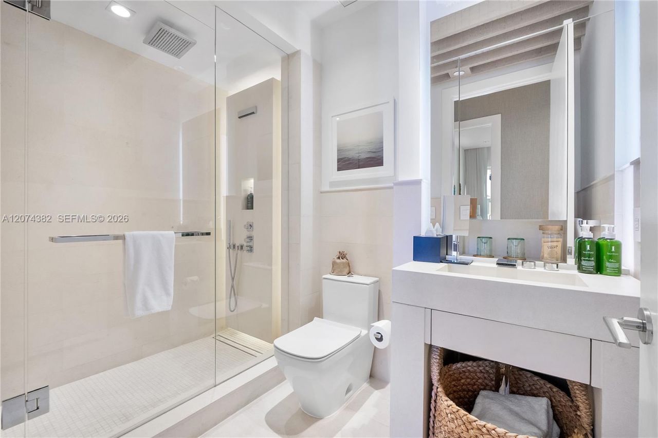 102 24th St , Unit PH-1612, Miami Beach, FL 33139 Photo