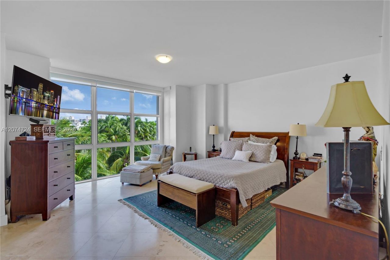 737 Crandon Blvd , Unit PH-1, Key Biscayne, FL 33149 Photo