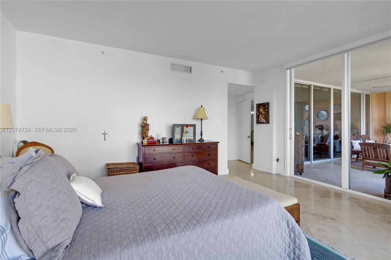 737 Crandon Blvd , Unit PH-1, Key Biscayne, FL 33149 Photo