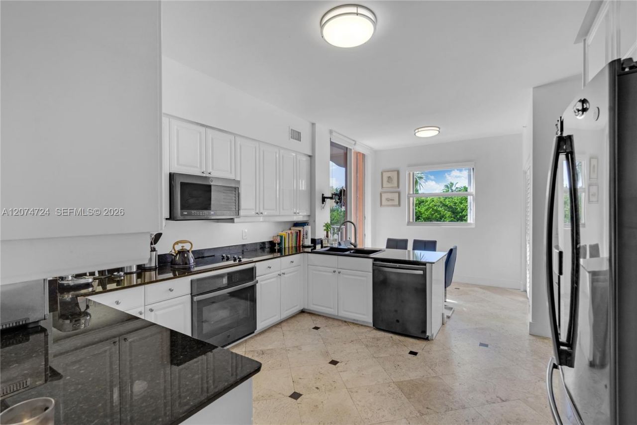 737 Crandon Blvd , Unit PH-1, Key Biscayne, FL 33149 Photo