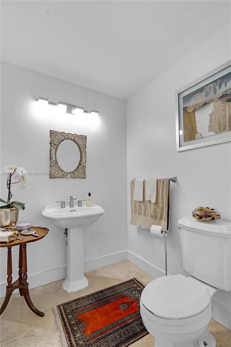 737 Crandon Blvd , Unit PH-1, Key Biscayne, FL 33149 Photo