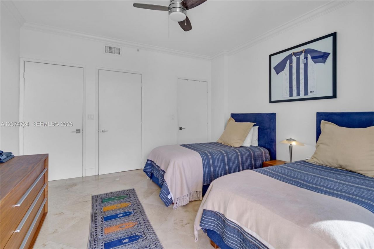 737 Crandon Blvd , Unit PH-1, Key Biscayne, FL 33149 Photo
