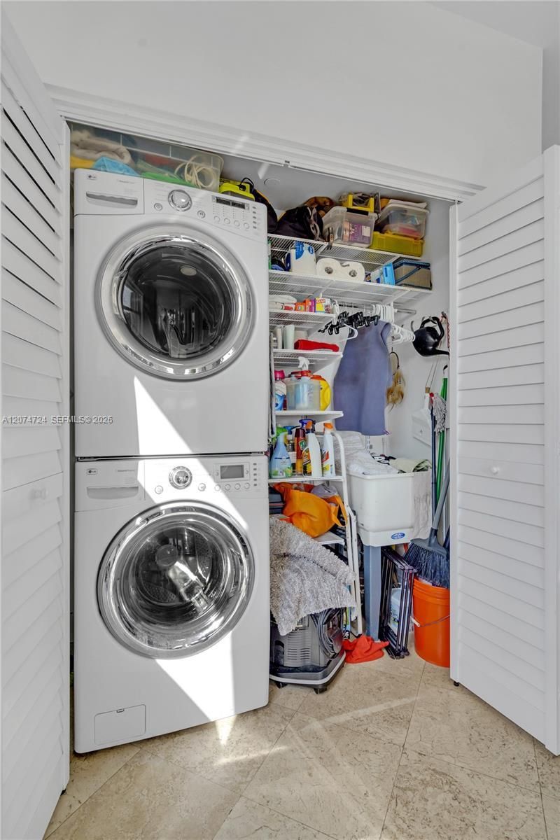 737 Crandon Blvd , Unit PH-1, Key Biscayne, FL 33149 Photo