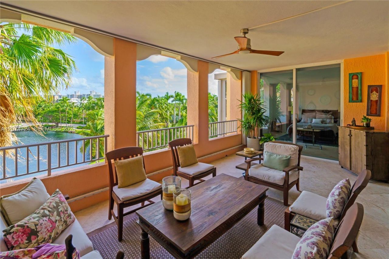 737 Crandon Blvd , Unit PH-1, Key Biscayne, FL 33149 Photo