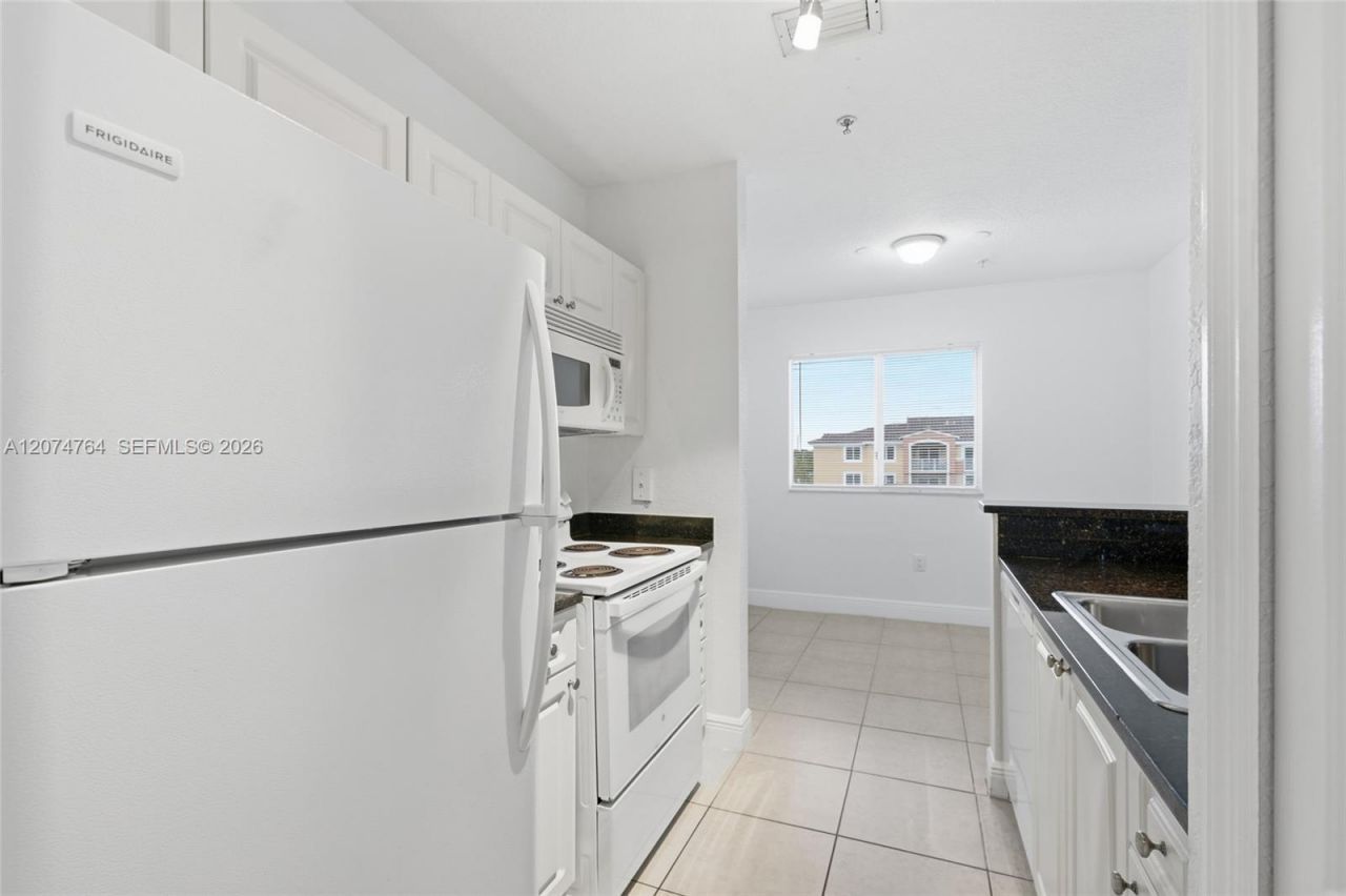 21000 SW 87th Ave , Unit 307, Cutler Bay, FL 33189 Photo