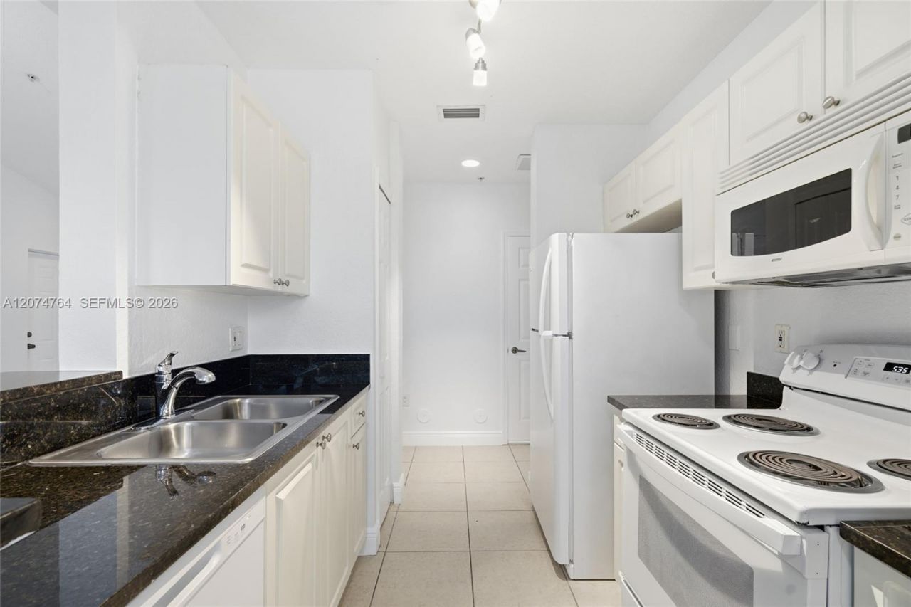 21000 SW 87th Ave , Unit 307, Cutler Bay, FL 33189 Photo