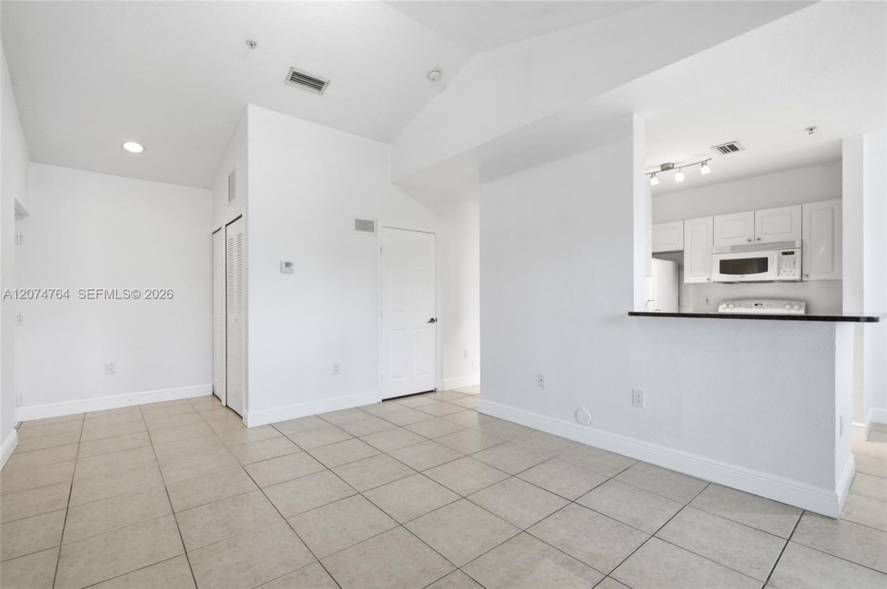 21000 SW 87th Ave , Unit 307, Cutler Bay, FL 33189 Photo