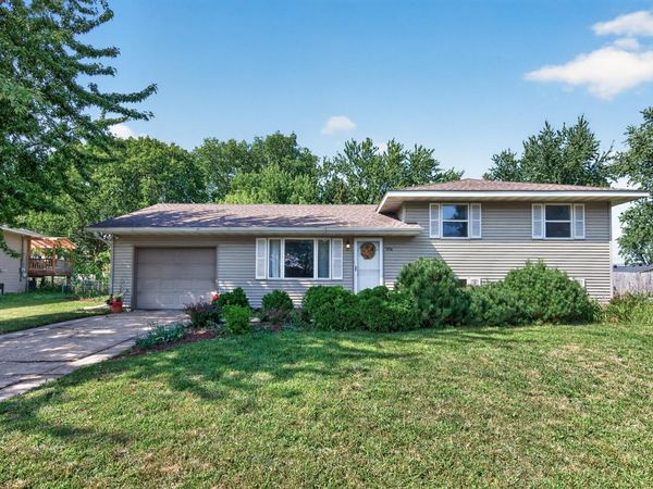 958 Cortland Drive, Apple Valley, MN 55124