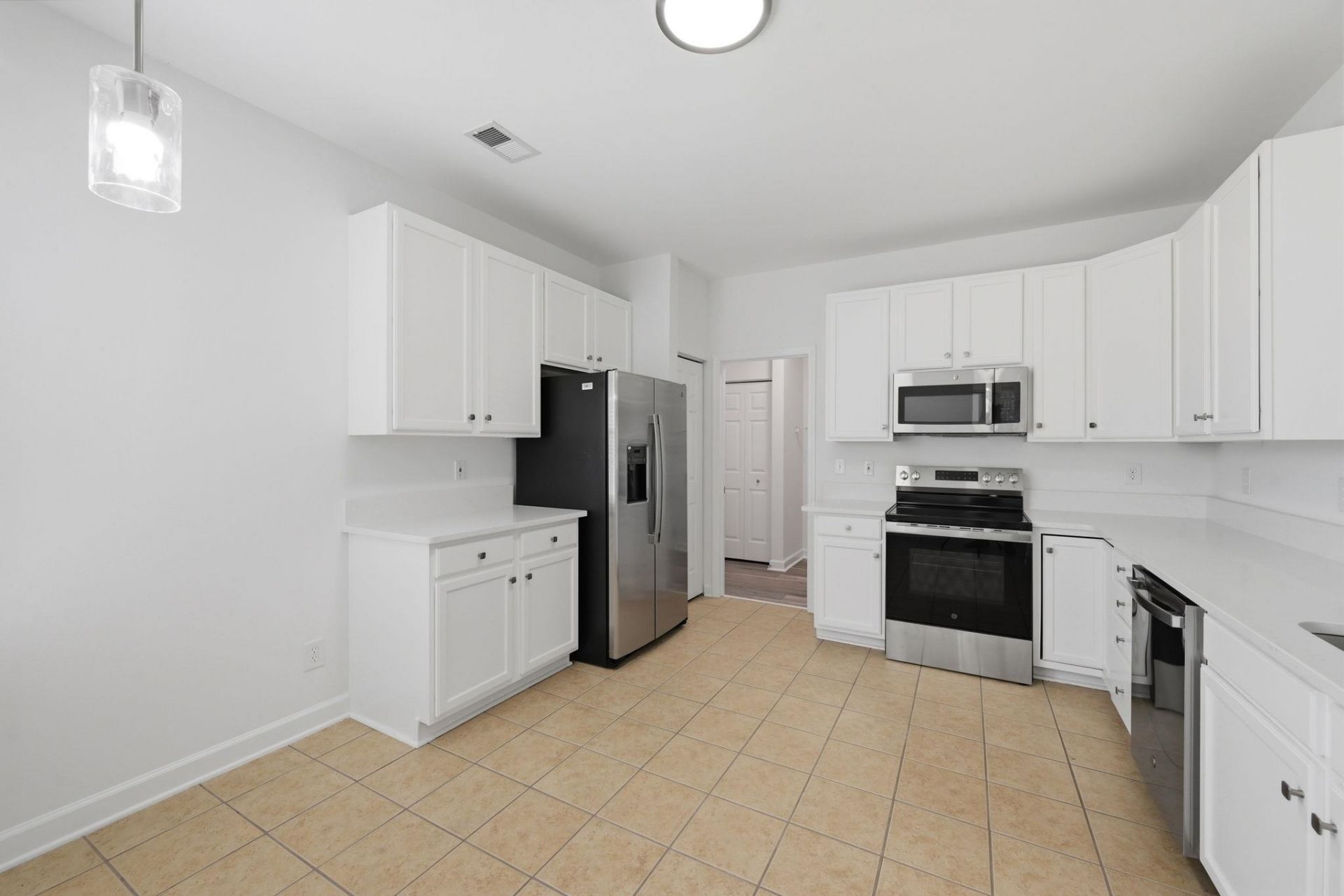 338 Vermillion Dr. Photo 13