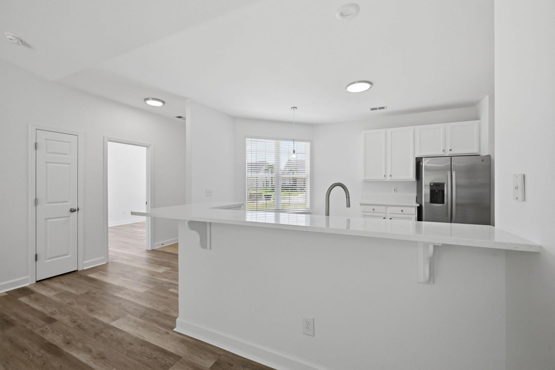338 Vermillion Dr. Photo 17