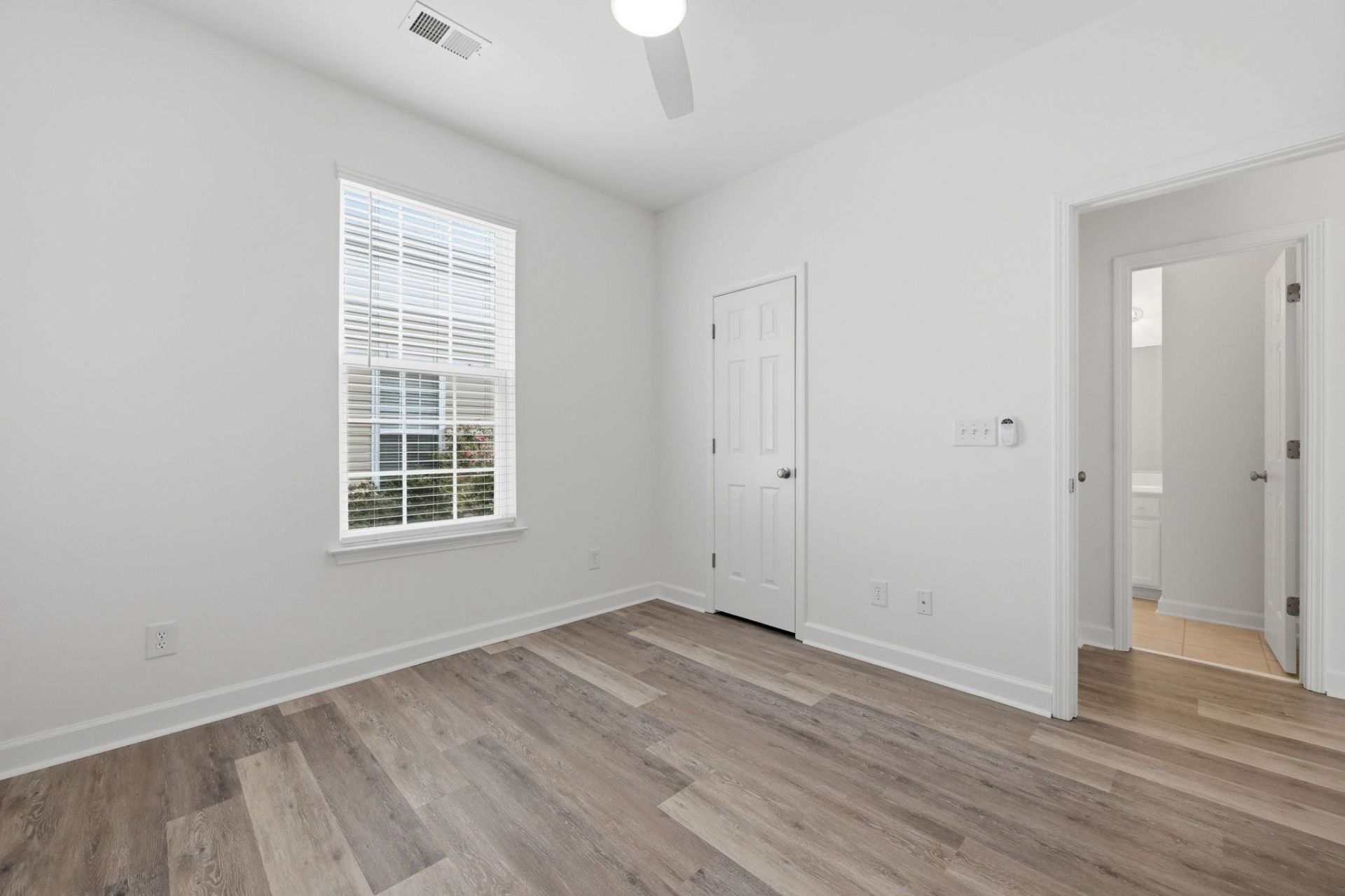 338 Vermillion Dr. Photo 33