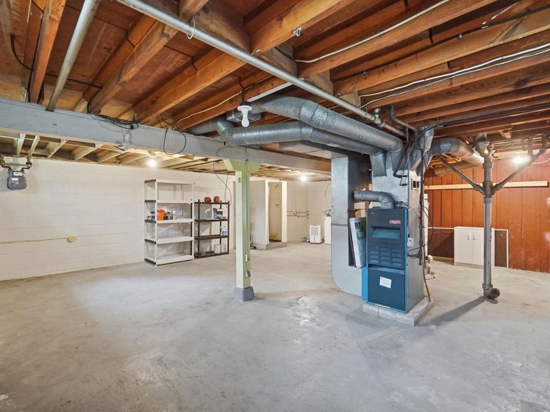 1027 N Burnett Road , Springfield, OH 45503 Photo 23