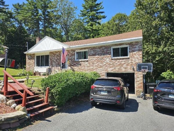 13 Acer Heights Road, Claremont, NH 03743