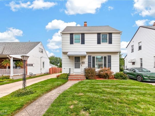 8120 Pelham Drive , Parma, OH 44129