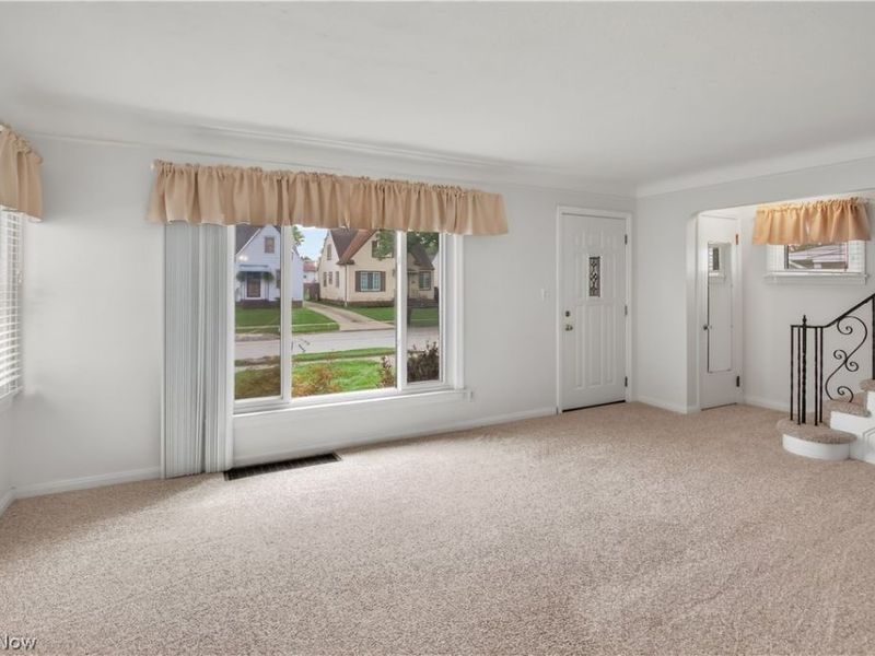 8120 Pelham Drive, Parma, OH 44129 Photo 13