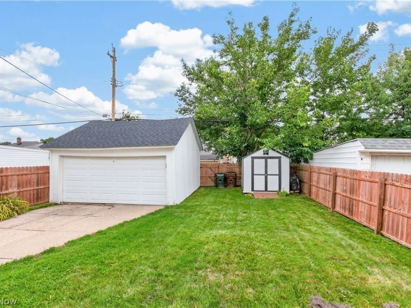 8120 Pelham Drive, Parma, OH 44129 Photo 39