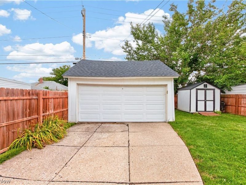 8120 Pelham Drive, Parma, OH 44129 Photo 41