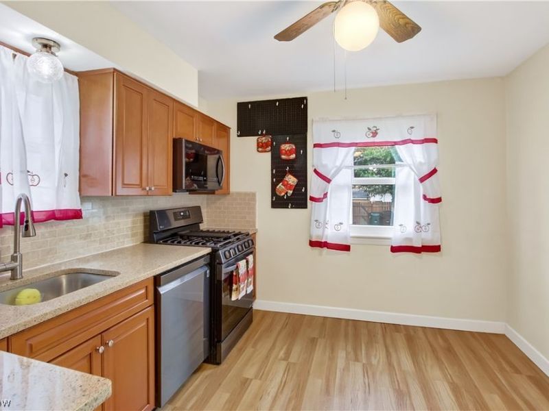 8120 Pelham Drive, Parma, OH 44129 Photo 7