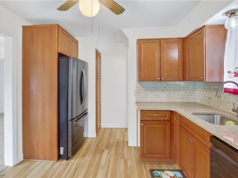 8120 Pelham Drive, Parma, OH 44129 Photo 9