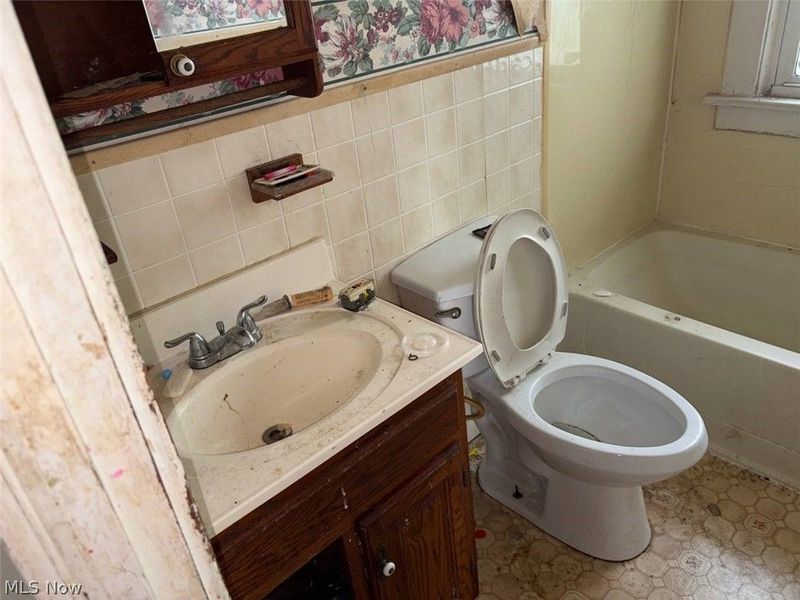 120 Taft Avenue, Elyria, OH 44035 Photo 9