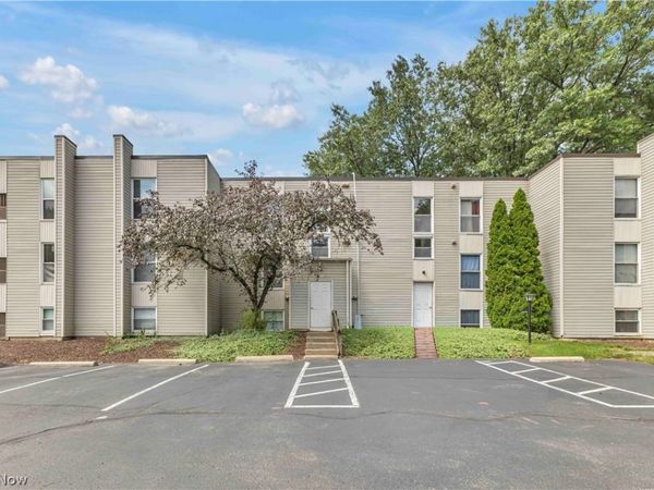 1633 Cedarwood Drive , Unit 320, Westlake, OH 44145