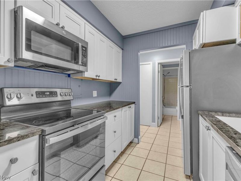 1633 Cedarwood Drive, Unit 320, Westlake, OH 44145 Photo 10
