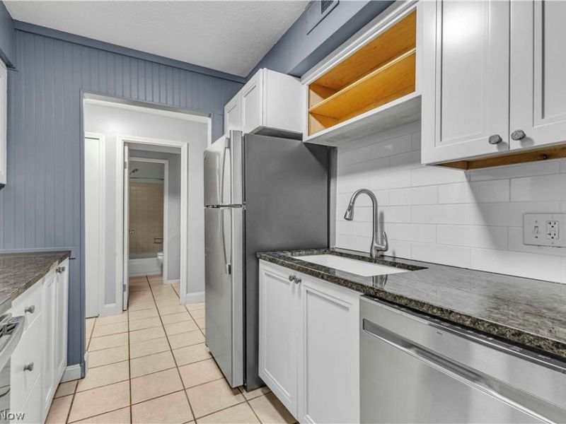 1633 Cedarwood Drive, Unit 320, Westlake, OH 44145 Photo 11