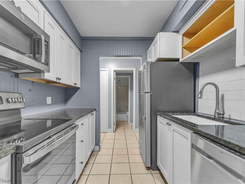 1633 Cedarwood Drive, Unit 320, Westlake, OH 44145 Photo 9