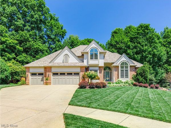 2039 Bent Creek Trail , Cuyahoga Falls, OH 44223