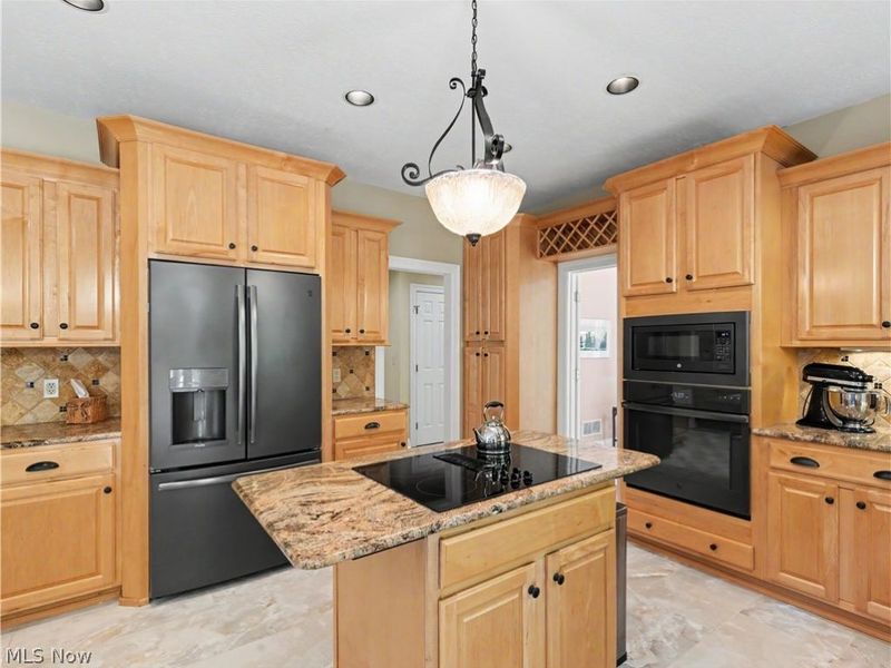 2039 Bent Creek Trail, Cuyahoga Falls, OH 44223 Photo 15