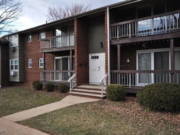 18 Deanna Dr, Hillsborough, NJ 08876