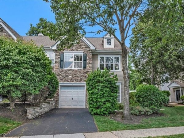 9 Musket Dr, Bernards, NJ 07920