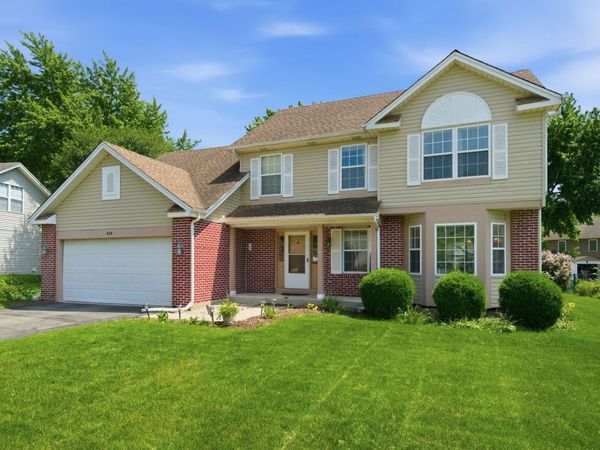 636 Briarwood Lane , Oswego, IL 60543