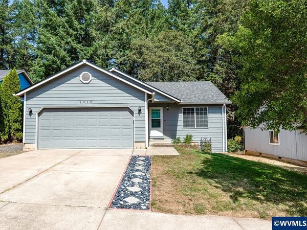 1212 Pioneer Dr, Willamina, OR 97396