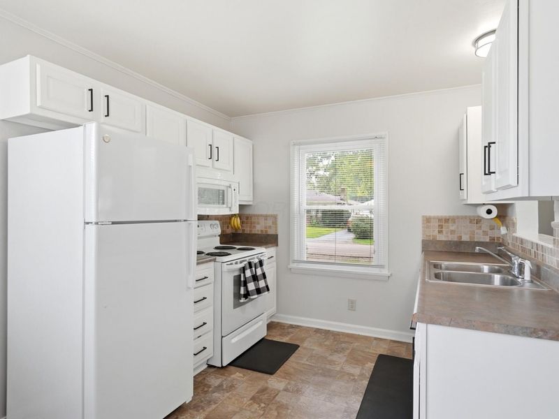 293 Pasadena Avenue, Columbus, OH 43228 Photo 19