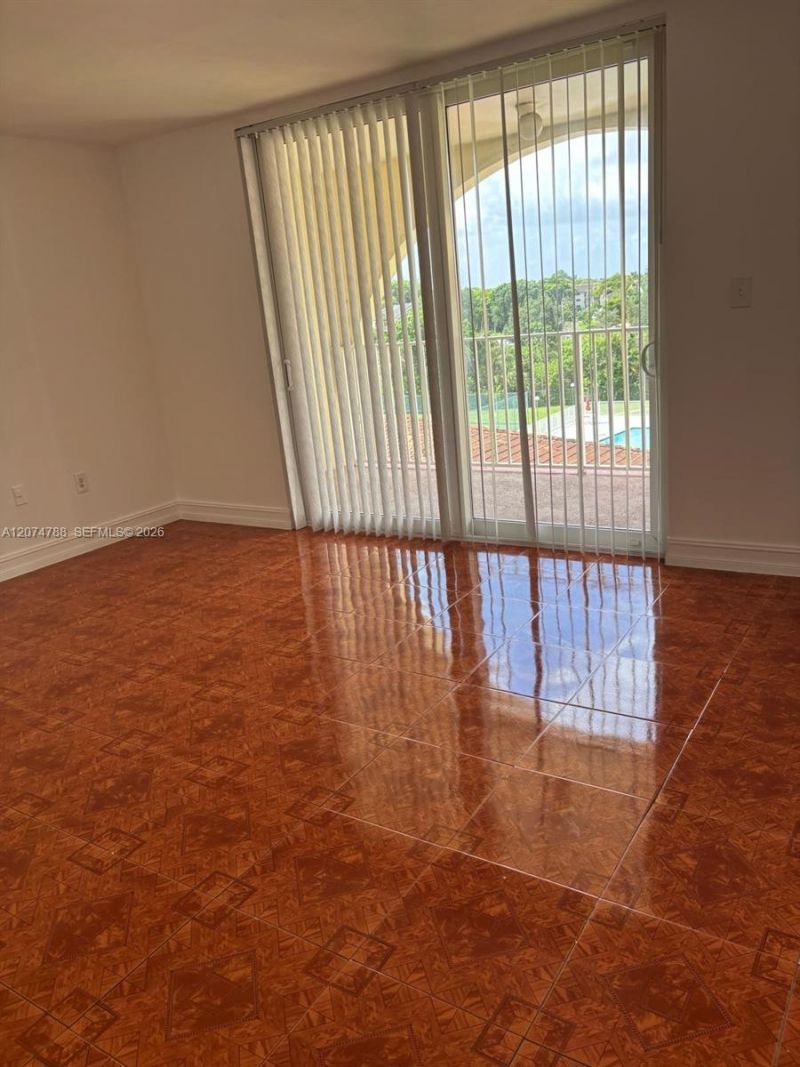 6990 NW 186th St , Unit 4-515, Hialeah, FL 33015 Photo