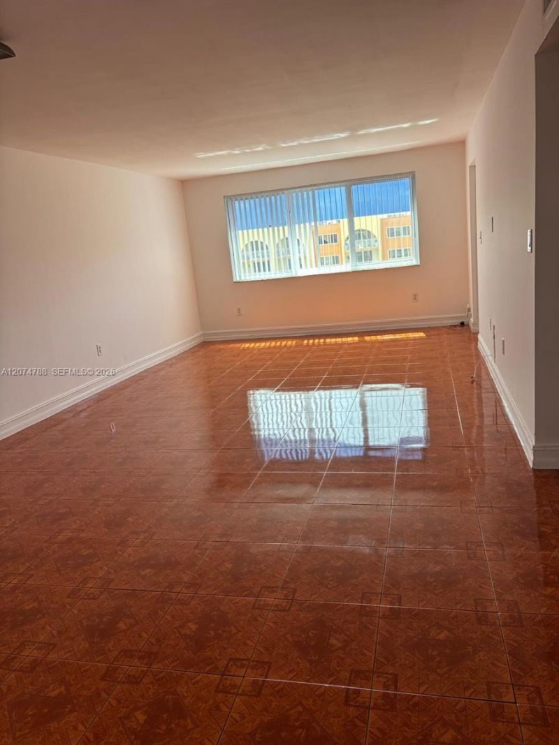 6990 NW 186th St , Unit 4-515, Hialeah, FL 33015 Photo