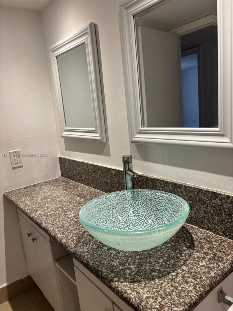 6990 NW 186th St , Unit 4-515, Hialeah, FL 33015 Photo