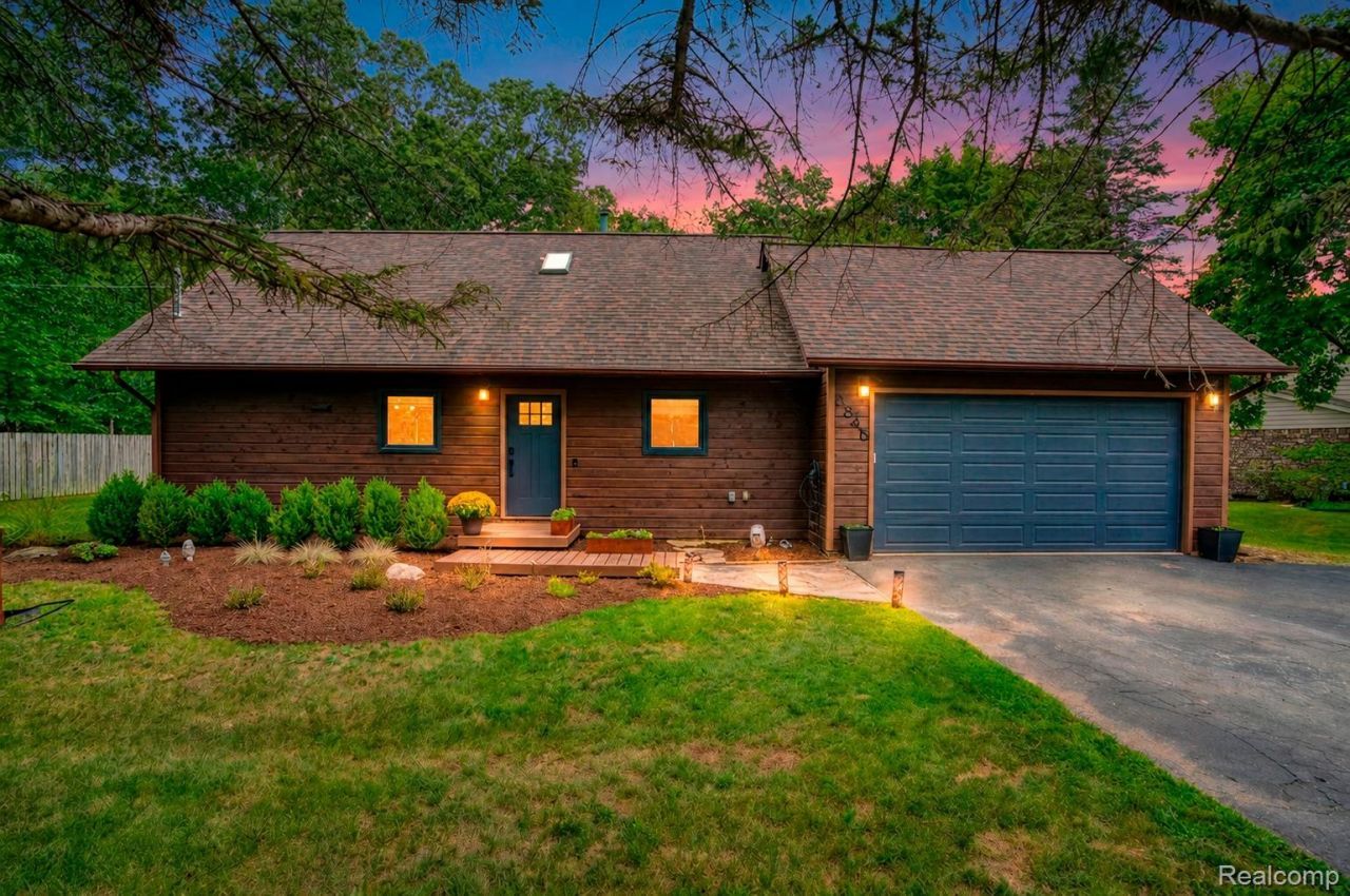 8845 River Valley Road, Hamburg Township, Mi 48116 Main Photo