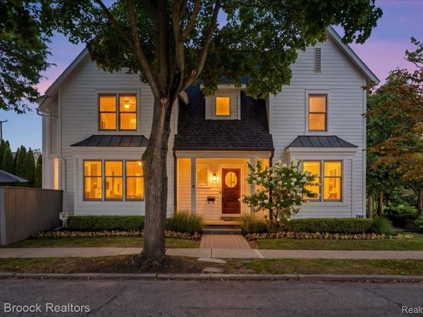 1080 Bennaville Avenue, Birmingham, Mi 48009