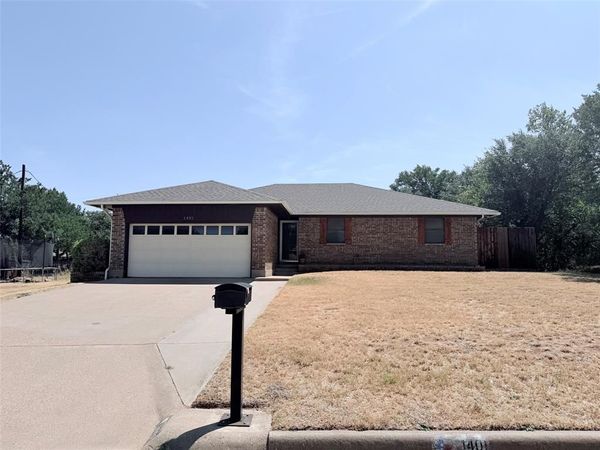 1401 Preston Trail Court, Graham, TX 76450