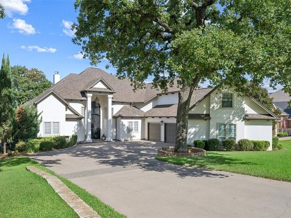 1825 Spinnaker Lane, Azle, TX 76020