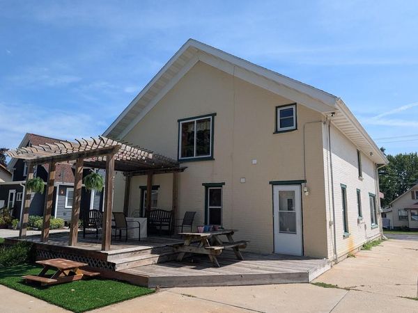 N8331 North STREET, Ixonia, WI 53036
