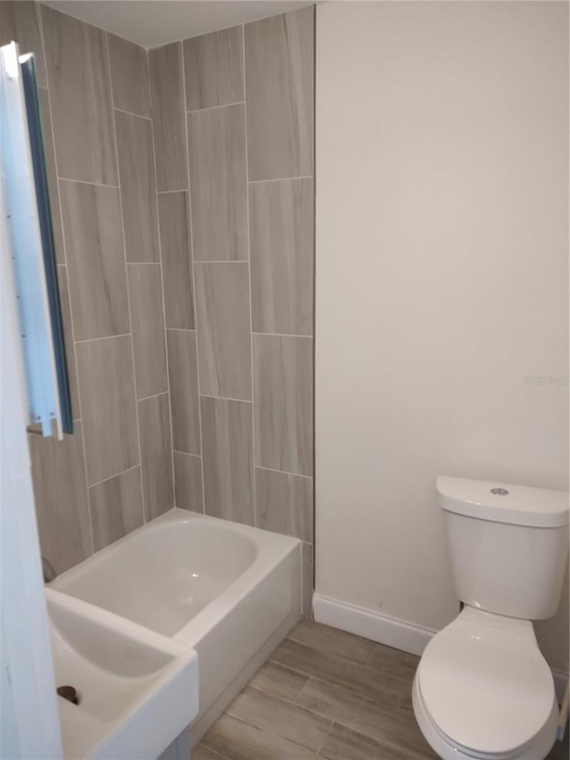 301 Mystic Lake Drive N, Saint Petersburg, FL 33702 Photo