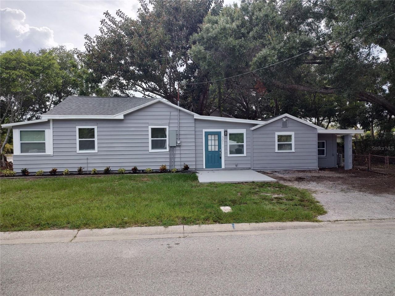 301 Mystic Lake Drive N, Saint Petersburg, FL 33702 Photo