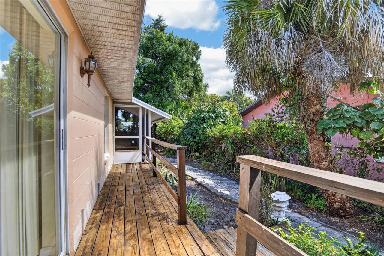 1101 27th Avenue S, Saint Petersburg, FL 33705 Photo