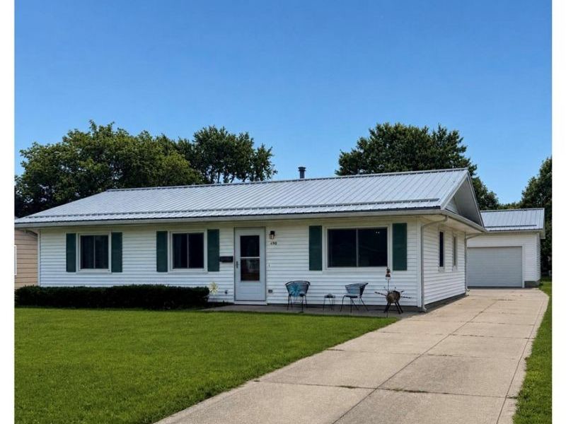 490 Myra Drive, Chardon, OH 44024 Photo 1