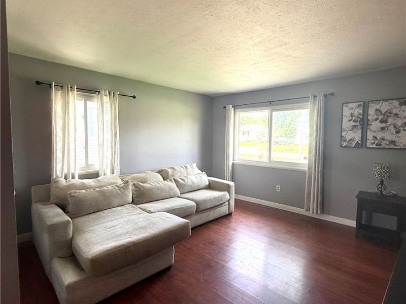 490 Myra Drive, Chardon, OH 44024 Photo 6