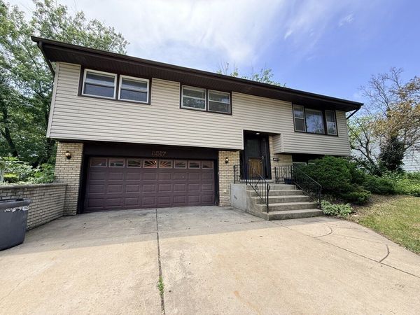 8517 W 87th Place , Hickory Hills, IL 60457