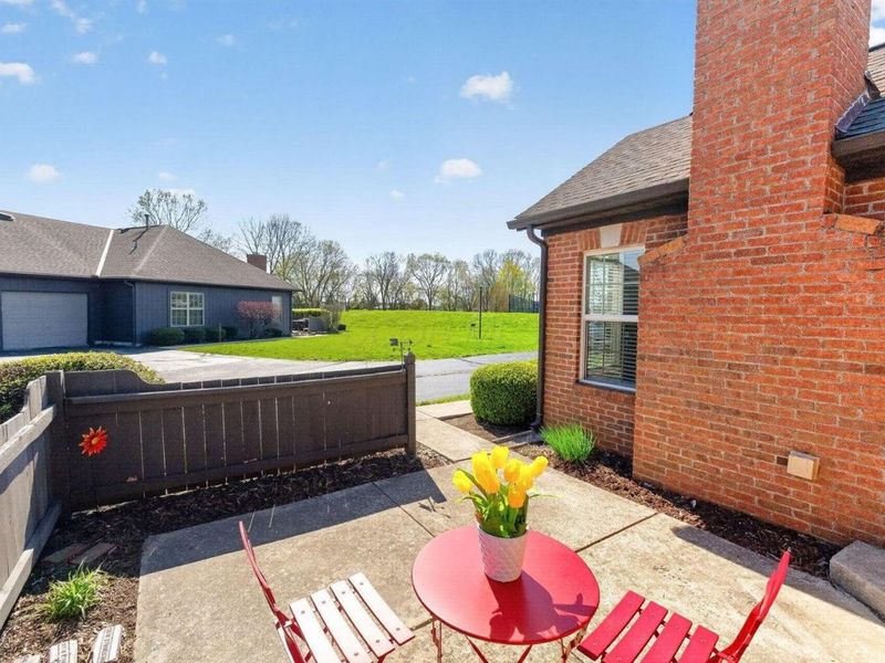 2679 Trottersway Drive , Columbus, OH 43235 Photo 6
